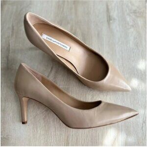 DVF Diane Von Furstenberg Tan nude cream pumps Heels 8